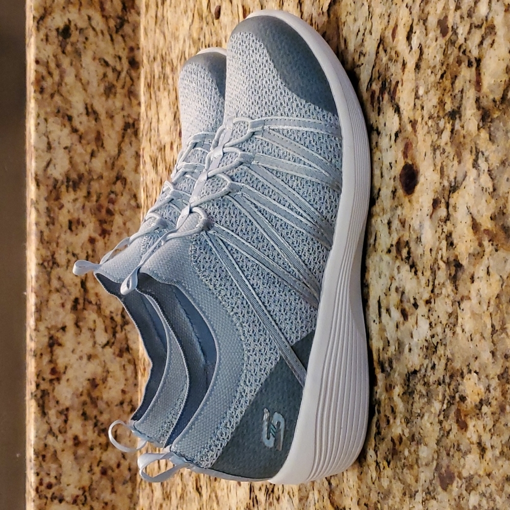 Skechers Arya Sneaker
